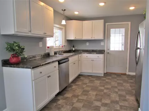 33 E Clark, Coldwater, MI 49036 photo 4