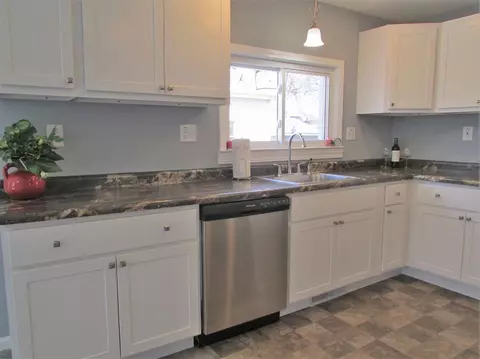 33 E Clark, Coldwater, MI 49036 photo 3
