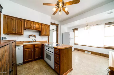 220 Exchange, Marshall, MI 49068 photo 13
