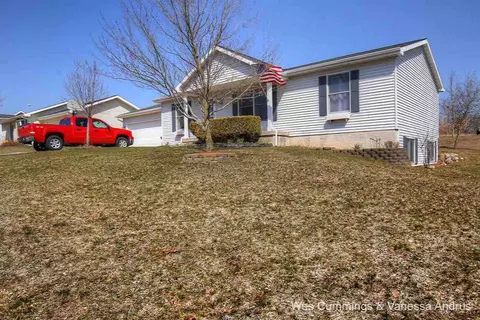 808 Morgan, Belding, MI 48809 photo 2