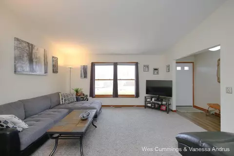 808 Morgan, Belding, MI 48809 photo 3