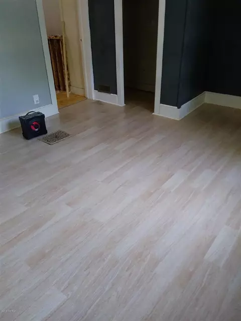 609 State, Three Rivers, MI 49093 photo 9