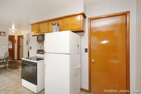 820 E State, Belding, MI 48809 photo 12