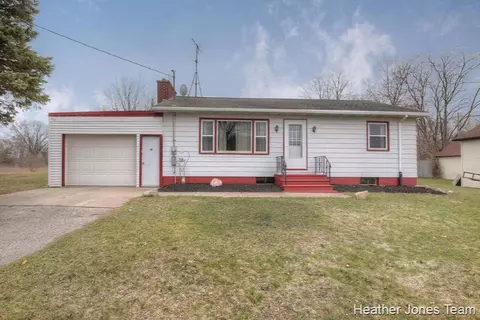 820 E State, Belding, MI 48809 photo 1