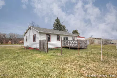 820 E State, Belding, MI 48809 photo 18