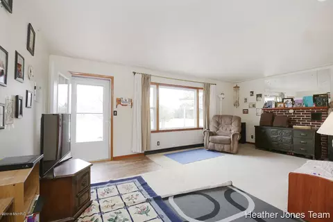 820 E State, Belding, MI 48809 photo 7