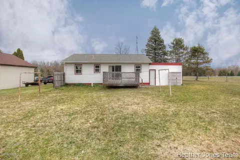 820 E State, Belding, MI 48809 photo 19