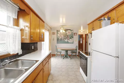 820 E State, Belding, MI 48809 photo 10