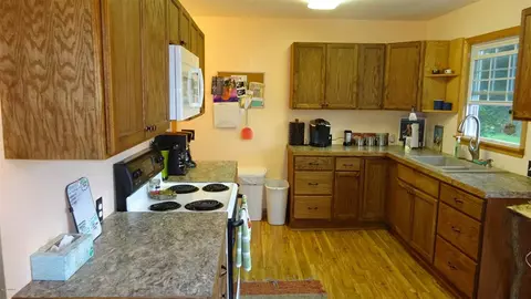 1340 W B, Plainwell, MI 49080 photo 2