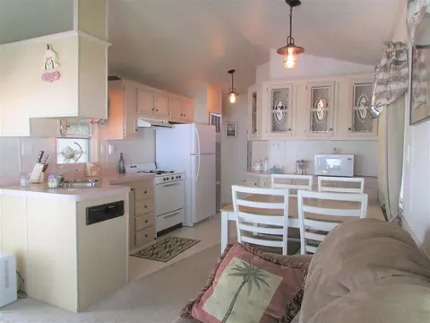 617 Dockside, Coldwater, MI 49036 photo 2