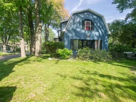 115 E Main, Whitehall, MI 49461 photo 4