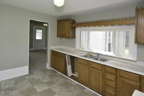 203 E Read, Marcellus, MI 49067 photo 7