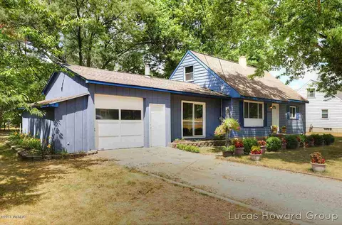 4194 Sandy, Dorr, MI 49323 photo 2