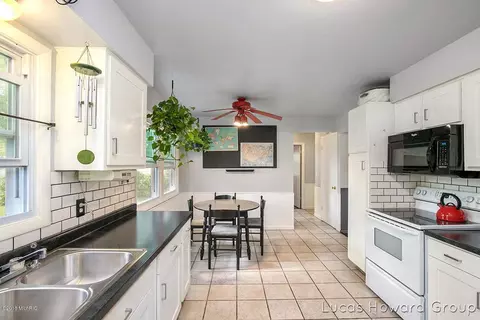 4194 Sandy, Dorr, MI 49323 photo 9