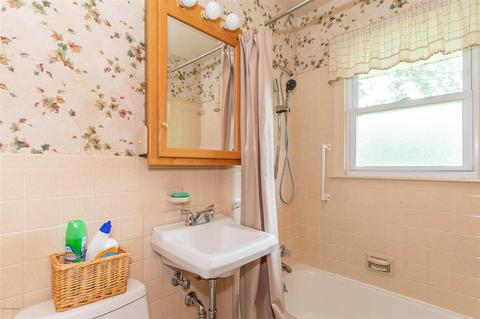 423 E Glenguile Ave, Parchment, MI 49004 photo 10