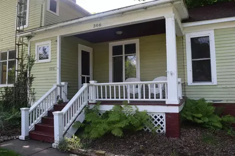 306 Pine, Manistee, MI 49660 photo 2
