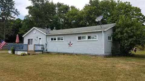 134 W Maple, Muir, MI 48860 photo 4