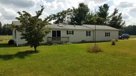 53017 Pulver Rd, Three Rivers, MI 49093 photo 2