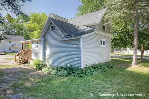 722 Pearl, Belding, MI 48809 photo 23