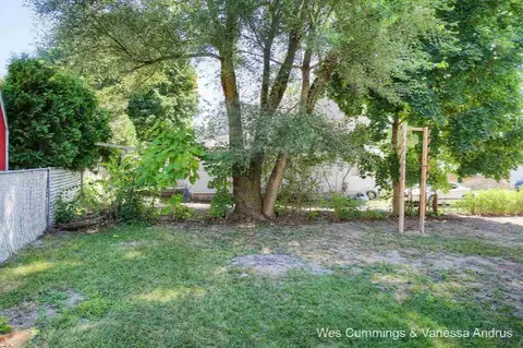 722 Pearl, Belding, MI 48809 photo 24