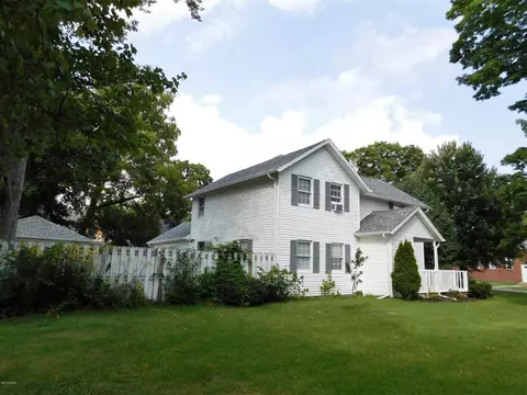 302 W Front, Buchanan, MI 49107 photo 2