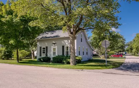 335 Maple, Spring Lake, MI 49456 photo 4