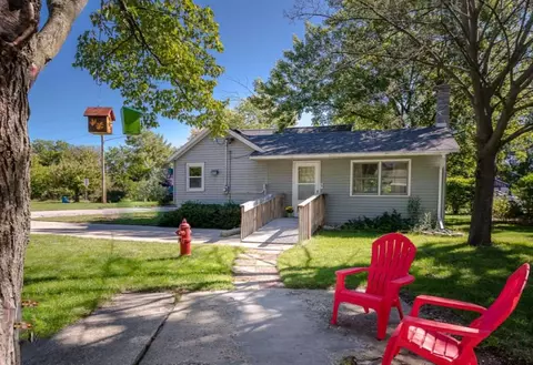 335 Maple, Spring Lake, MI 49456 photo 2