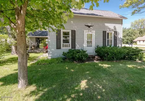 335 Maple, Spring Lake, MI 49456 photo 3