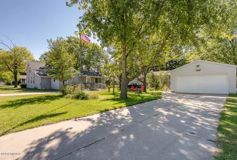 335 Maple, Spring Lake, MI 49456 photo 1