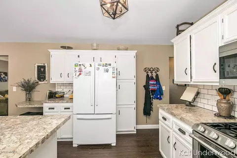 8763 Shadowbrook, Jenison, MI 49428 photo 9