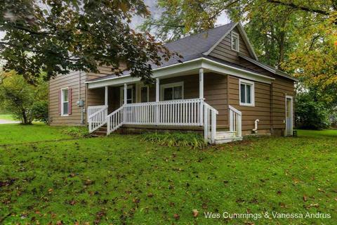 802 W State, Belding, MI 48809 photo 2