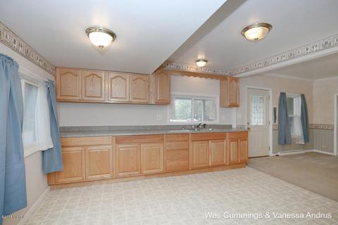 802 W State, Belding, MI 48809 photo 17