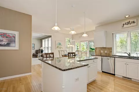 89 Fox Pt, Ada, MI 49301 photo 9