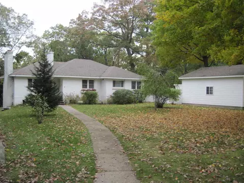 606 E Riv, Whitehall, MI 49461 photo 3