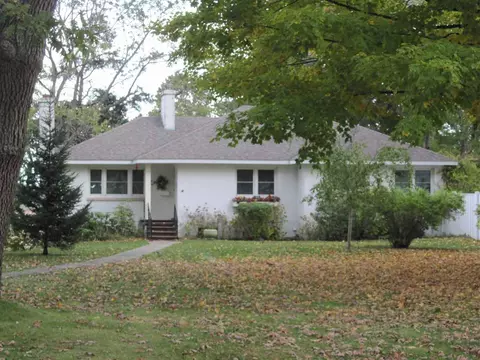 606 E Riv, Whitehall, MI 49461 photo 2