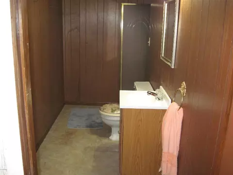 606 E Riv, Whitehall, MI 49461 photo 29