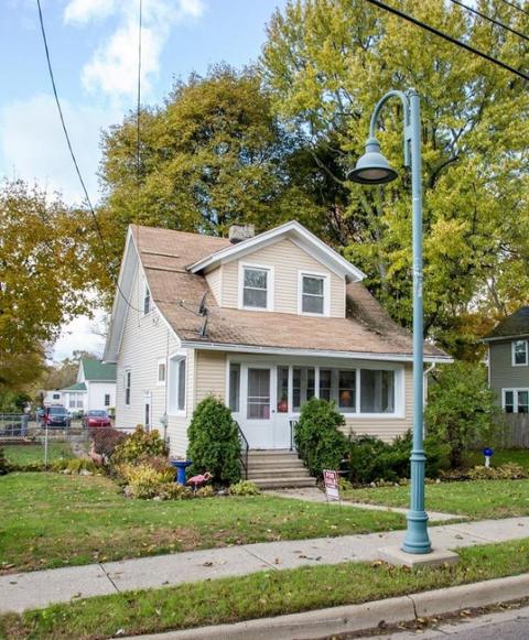224 S Riverview Dr, Parchment, MI 49004 photo 1