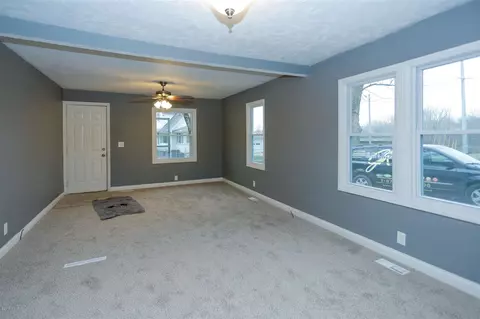 713 Spring, Three Rivers, MI 49093 photo 4