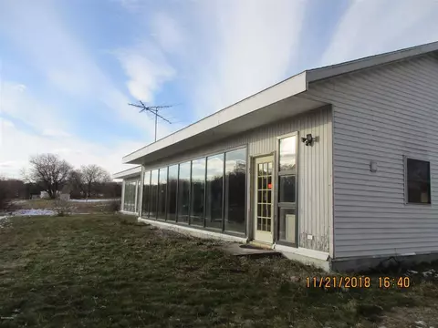 588 E 1 Mile, White Cloud, MI 49349 photo 3