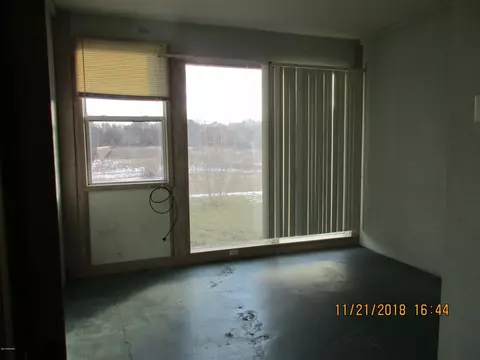 588 E 1 Mile, White Cloud, MI 49349 photo 11