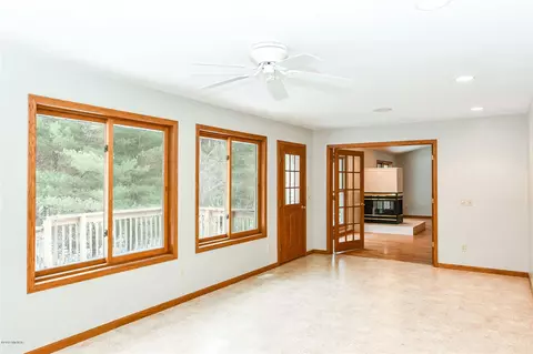 1302 Warner, Whitehall, MI 49461 photo 15