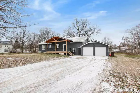 235 N Robinson, Lyons, MI 48851 photo 2