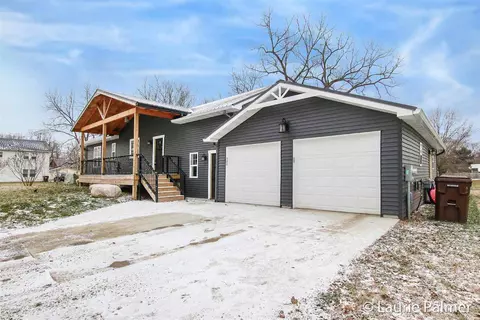 235 N Robinson, Lyons, MI 48851 photo 3
