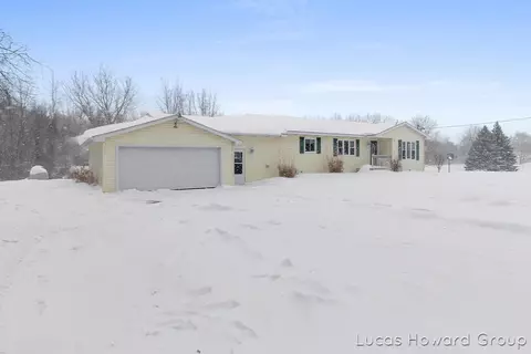 2521 E 136th, Grant, MI 49327 photo 3