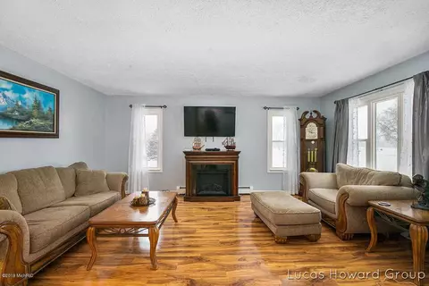 2521 E 136th, Grant, MI 49327 photo 4