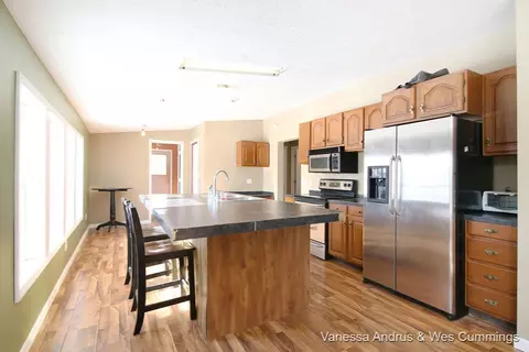 614 Crooks, Belding, MI 48809 photo 4