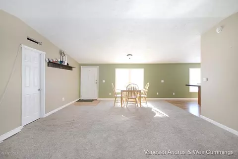 614 Crooks, Belding, MI 48809 photo 9