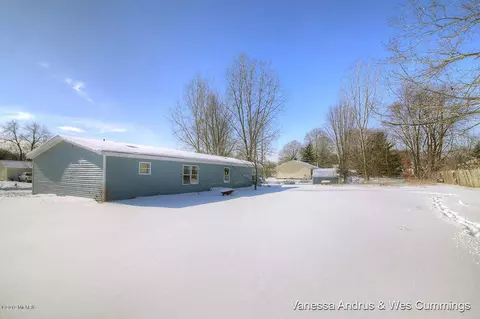 614 Crooks, Belding, MI 48809 photo 21