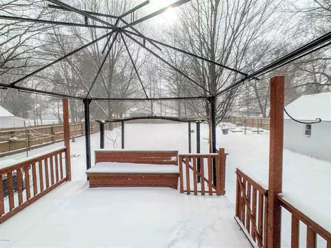 417 Rust, Big Rapids, MI 49307 photo 13