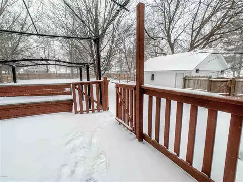 417 Rust, Big Rapids, MI 49307 photo 14